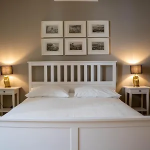 https://canard-suite.emilia-romagnahotels.net